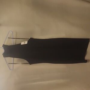 Black sleeveless dress